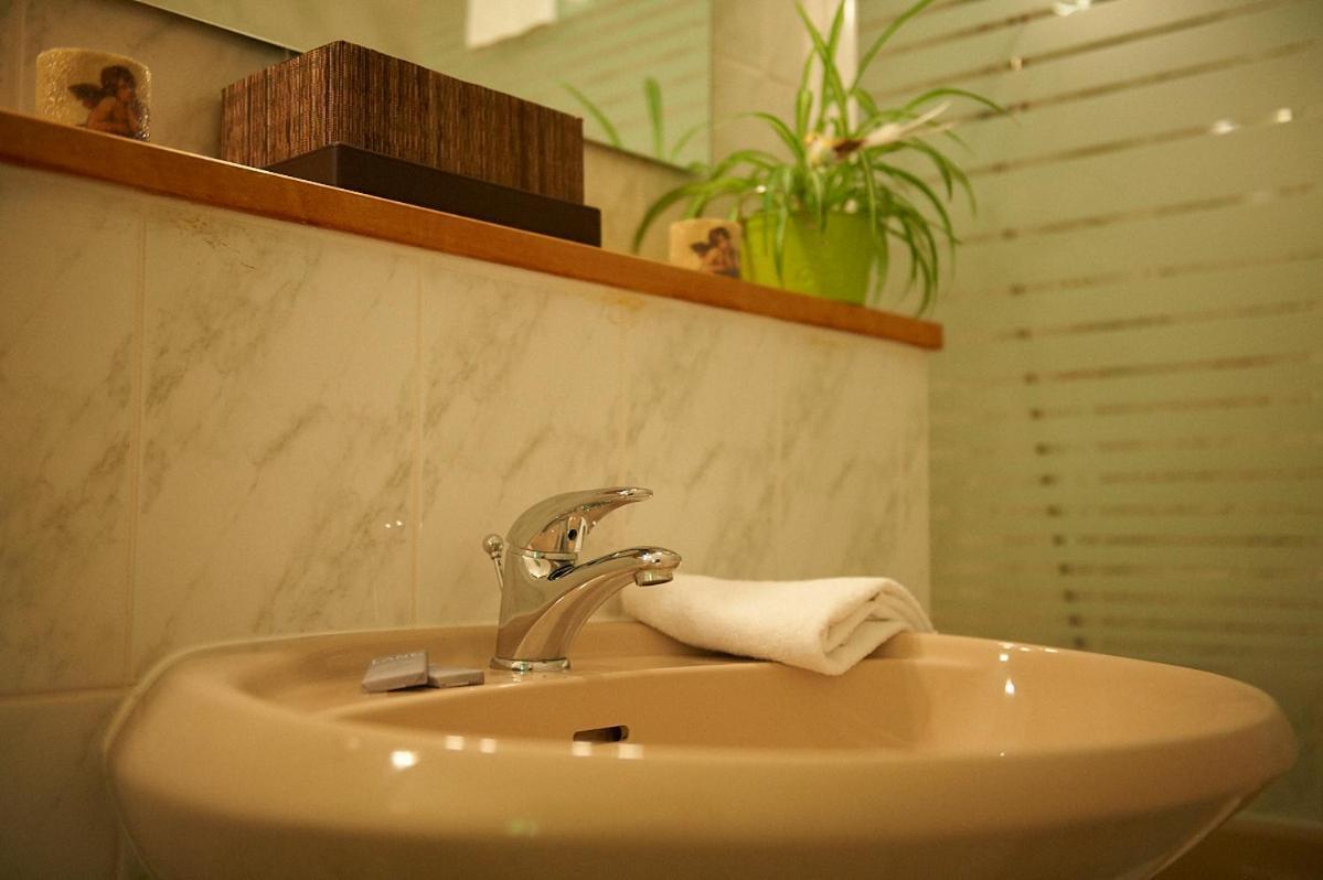 Hotel Le Relais Fleurance Luaran gambar